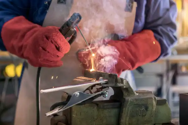 a-man-welder-with-safety-helmet-working-with-arc-w-2026-01-06-09-56-48-utc-optimised a-man-welder-with-safety-helmet-working-with-arc-w-2026-01-06-09-56-48-utc-optimised