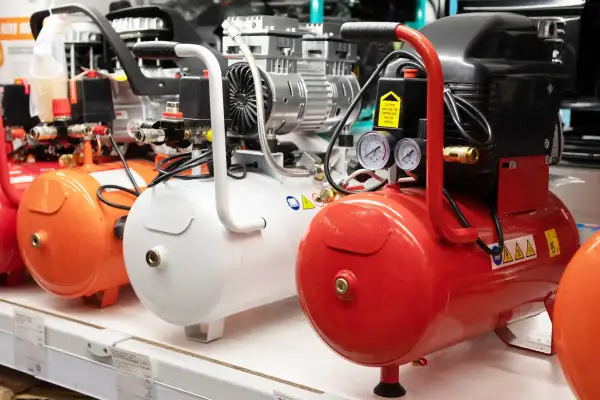 colorful-air-compressors-lined-up-for-sale-in-stor-2026-03-23-23-03-58-utc-optimised colorful-air-compressors-lined-up-for-sale-in-stor-2026-03-23-23-03-58-utc-optimised